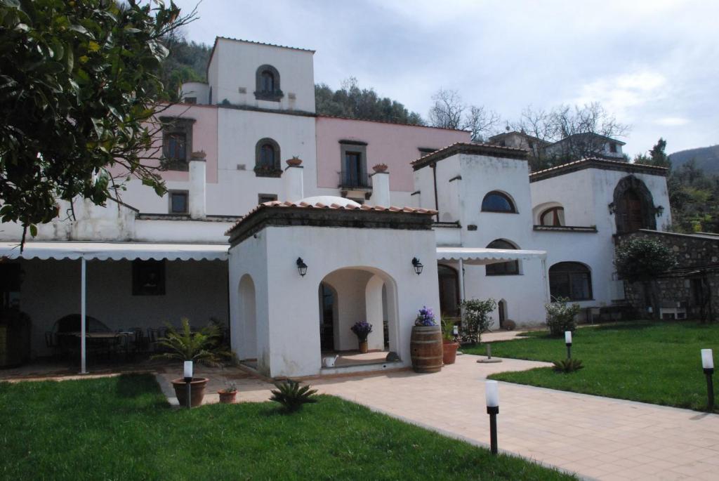Villa Della Porta - Dimora Storica Вико Екуензе Екстериор снимка