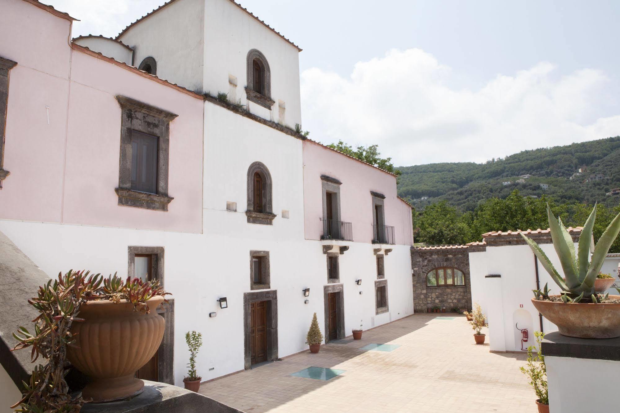 Villa Della Porta - Dimora Storica Вико Екуензе Екстериор снимка
